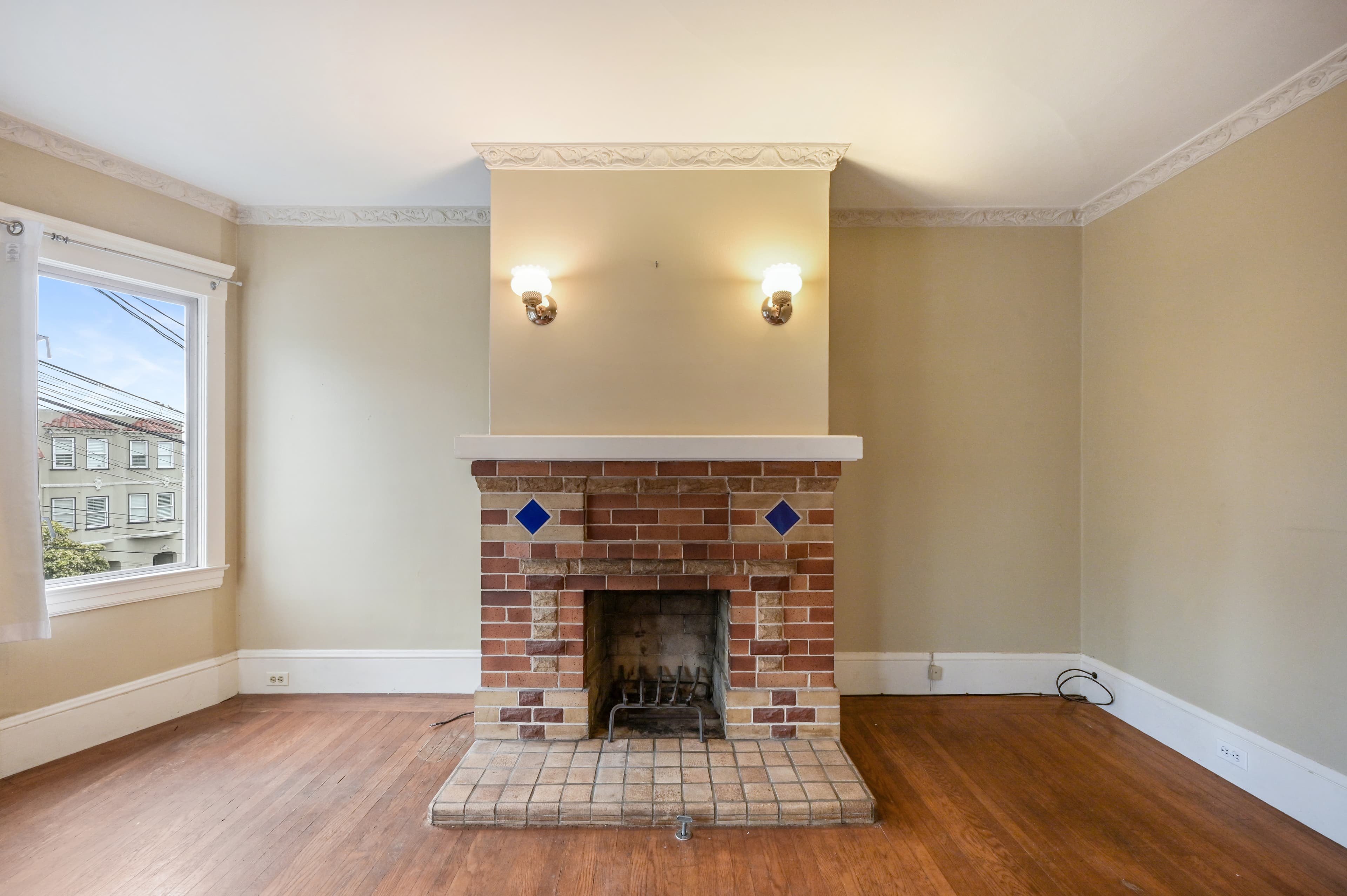 Old living room of 567 Kansas in Potrero Hill