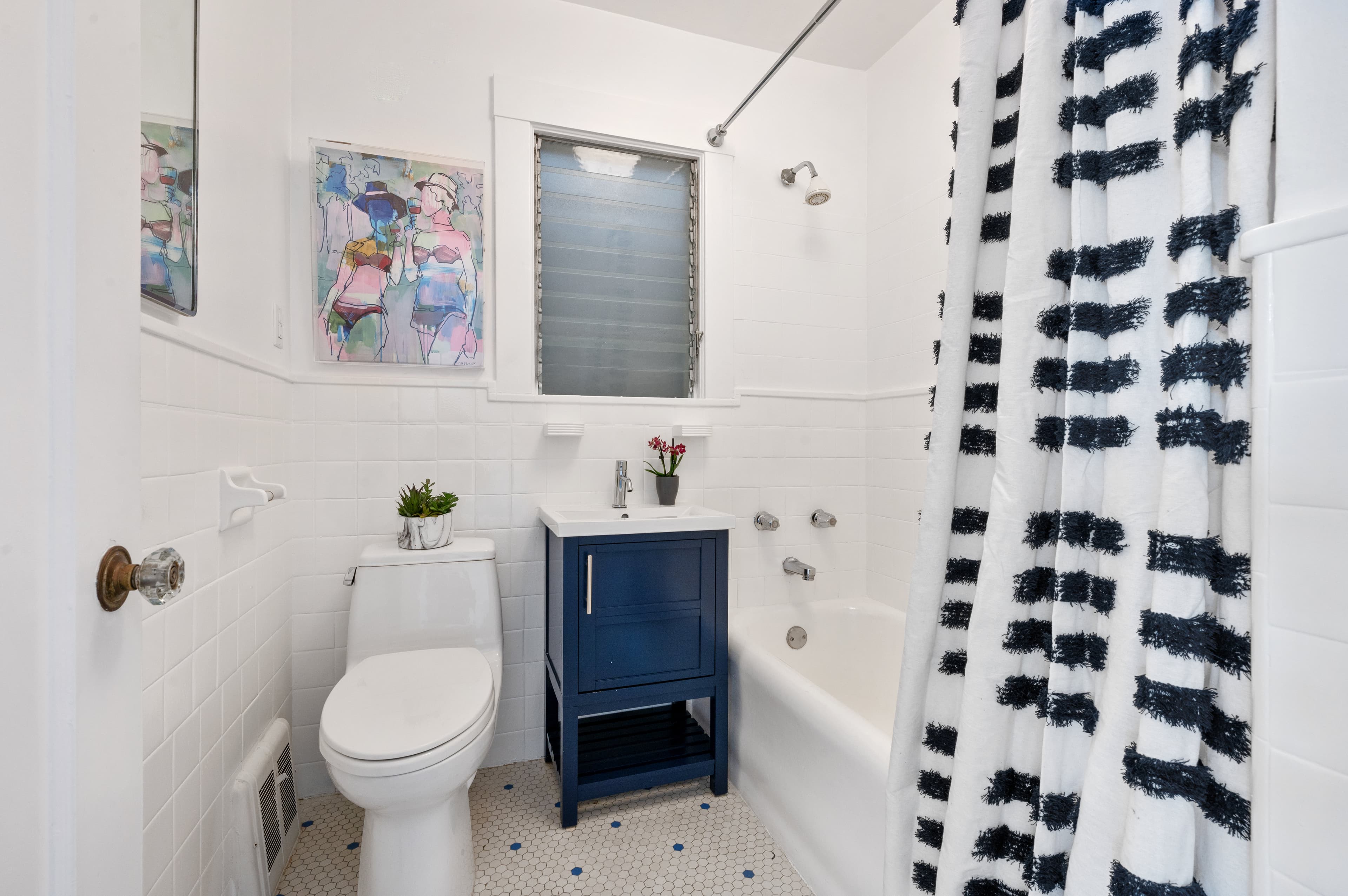 Renovated bathroom of 567 Kansas in Potrero Hill