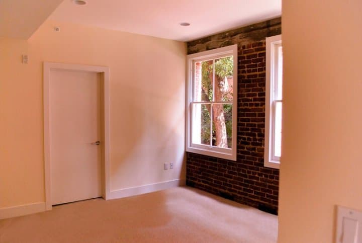 123 Los Robles Condos