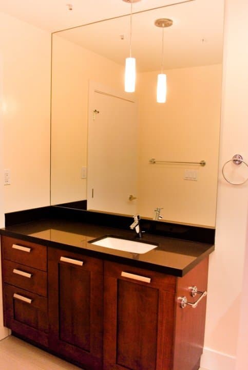 123 Los Robles Condos