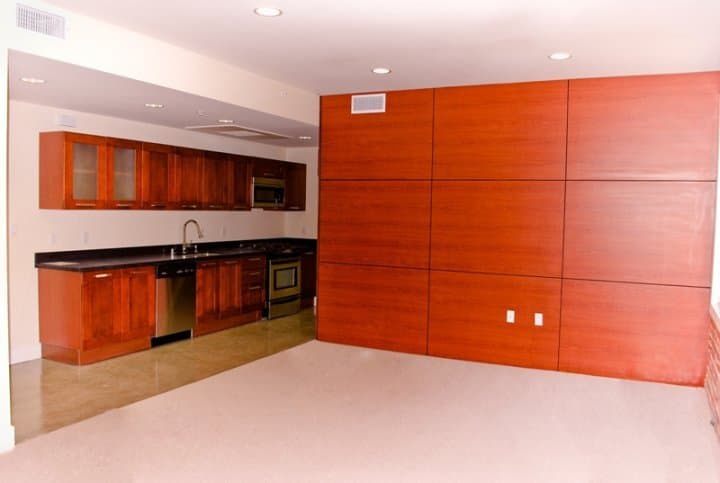 123 Los Robles Condos