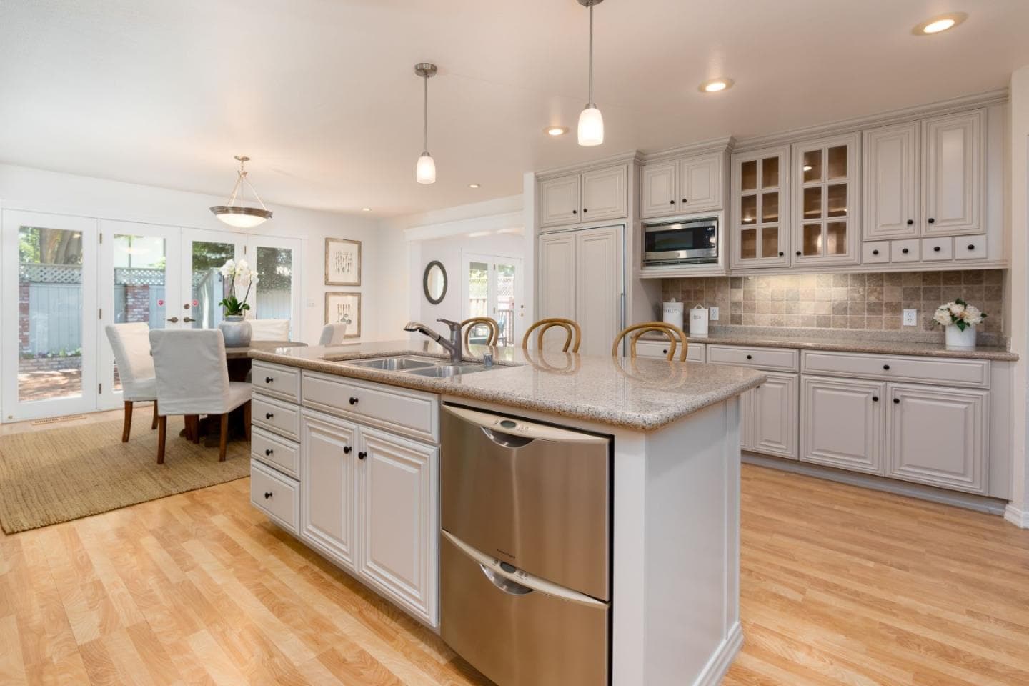 137 Sherland Ave, Mountain View