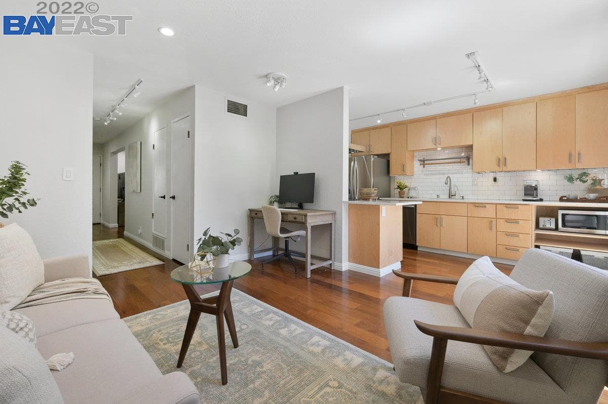 1670 Parkside Dr #8, Walnut Creek