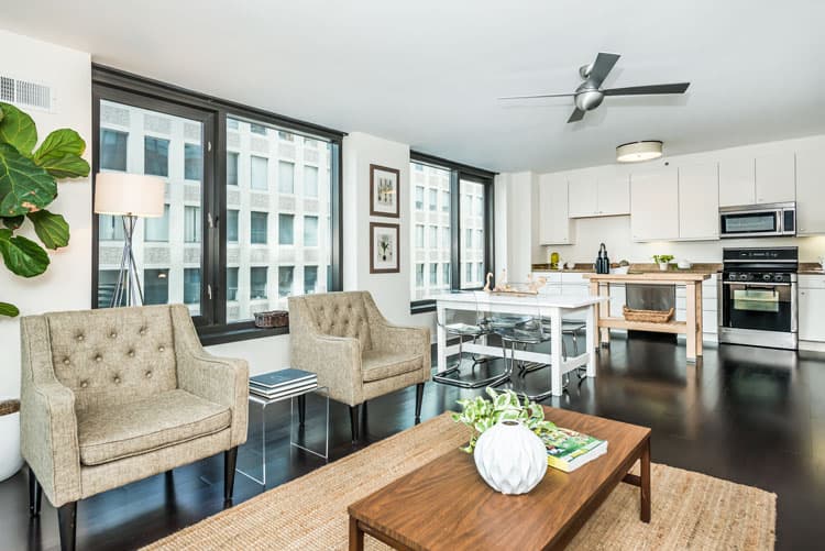 Homes in the 199 New Montgomery value natural lighting through large windows, as well as ample space for relaxation, entertainment, or passing time. 