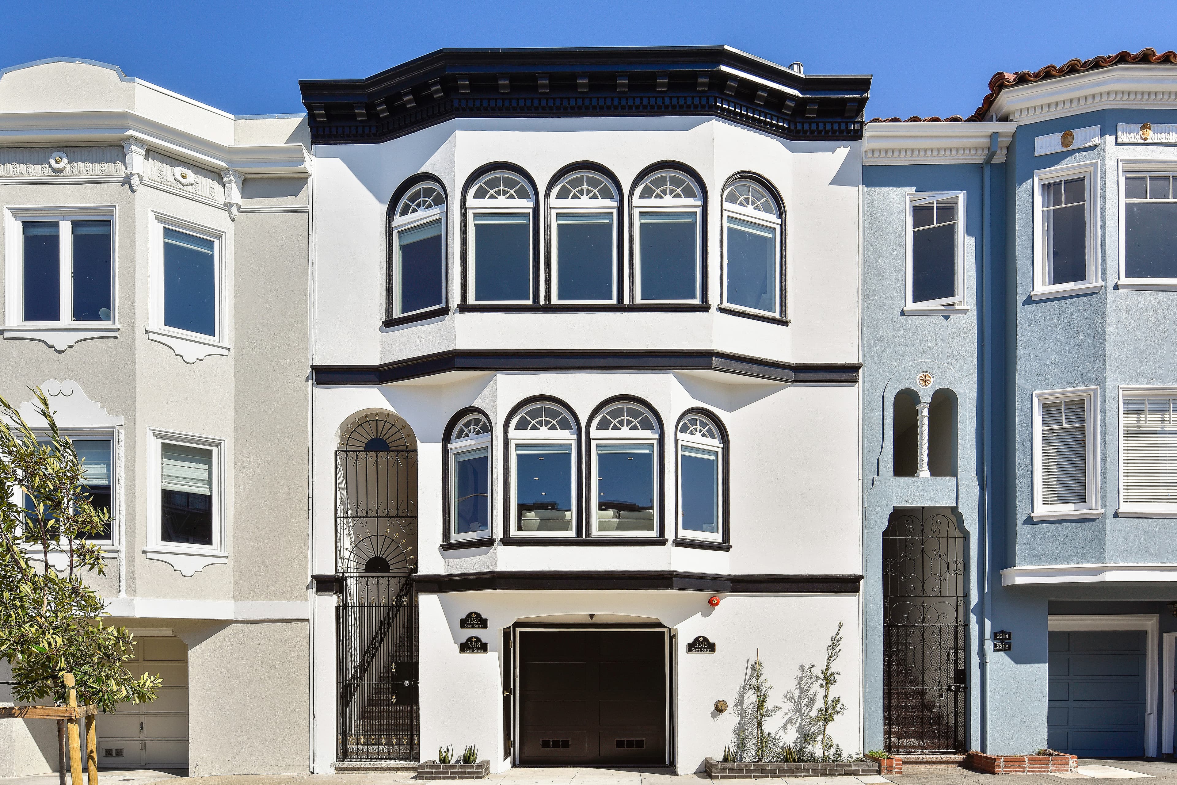 Front facade of 3316-3320 Scott in the Marina