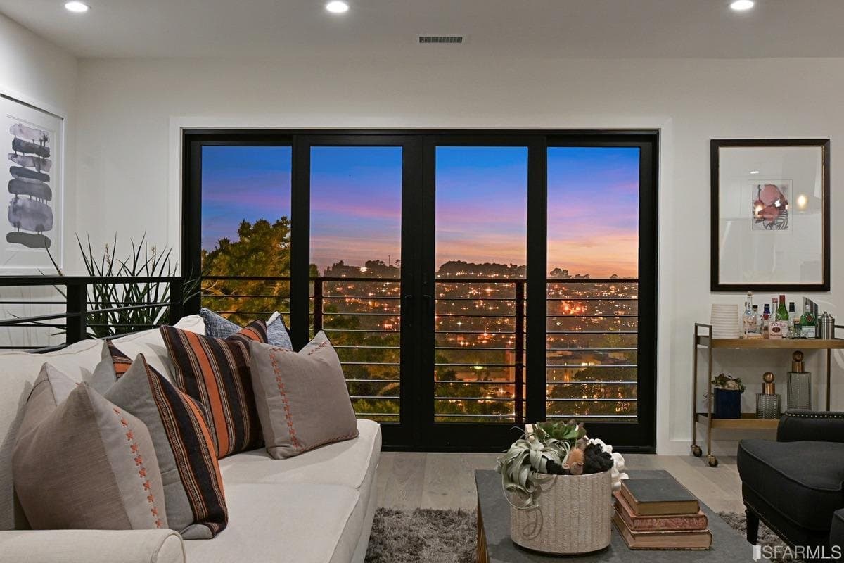 23 Skyview Way, San Francisco