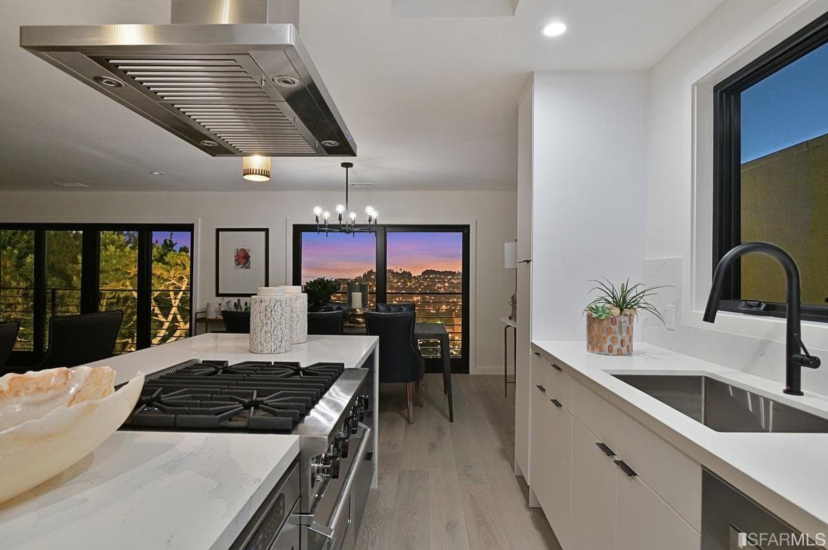 23 Skyview Way, San Francisco