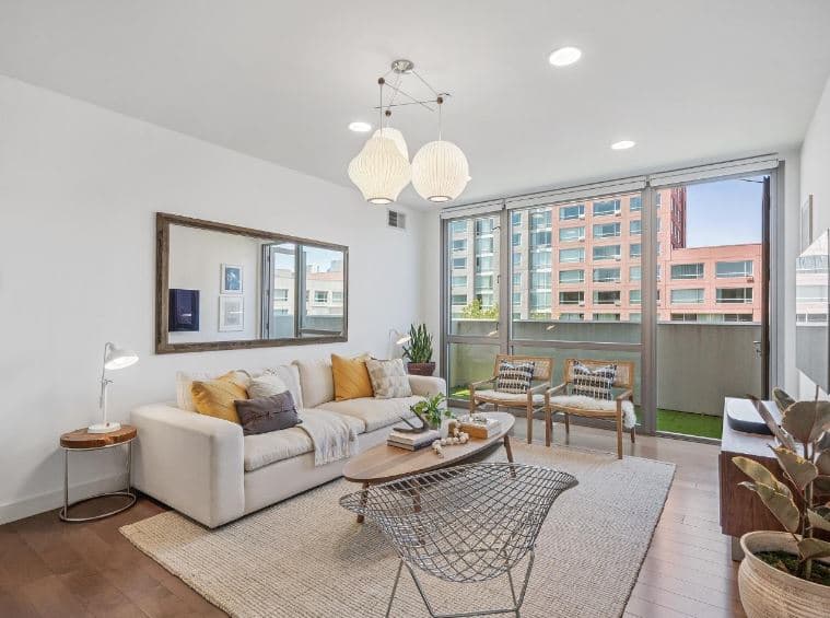 Many homes in 255 Berry have personal balconies, as well as floor to ceiling windows, spacious layouts, an hardwood flooring. 
