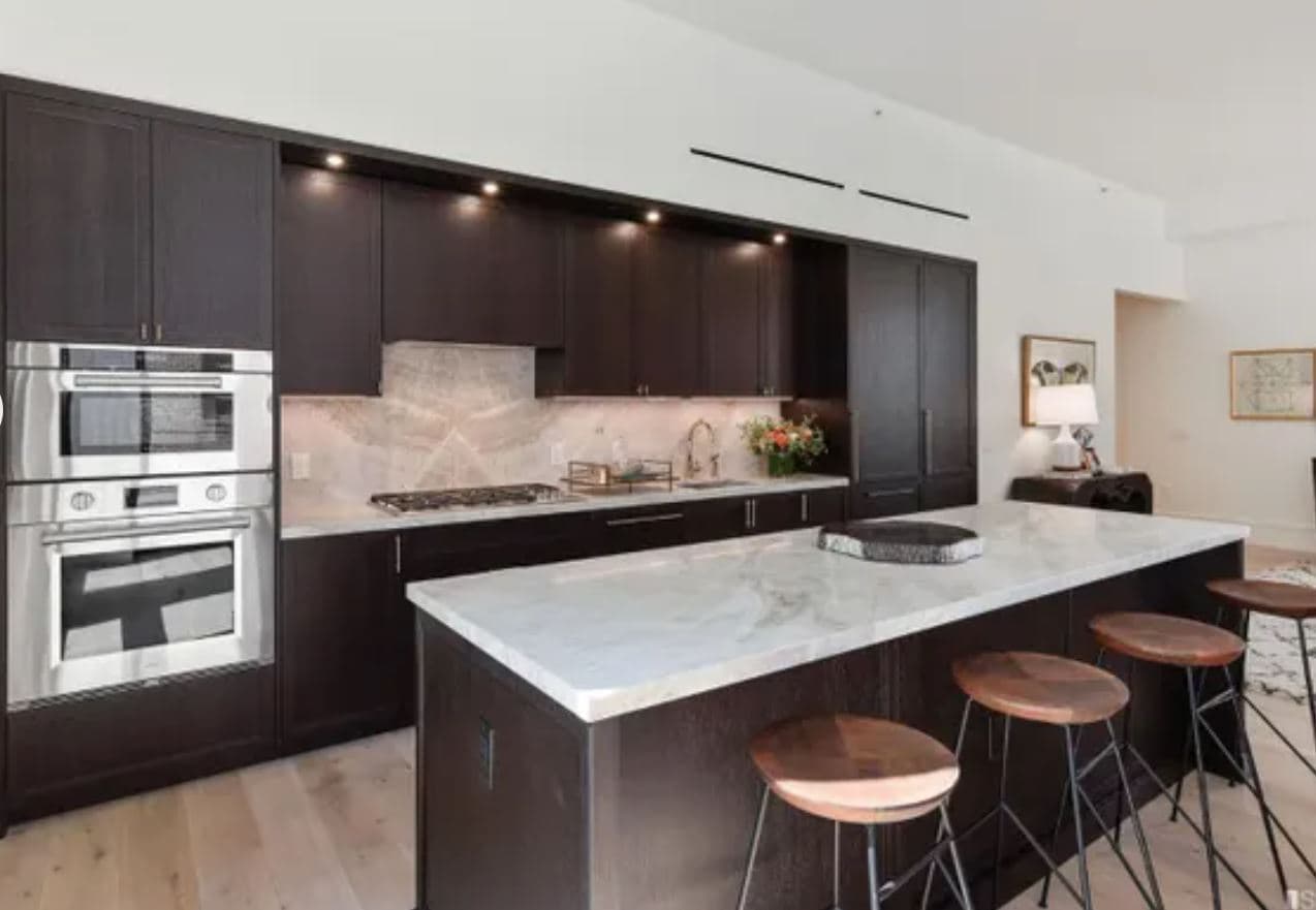 With Italian mid-century furnishing and fumed oak cabinetry, the kitchens in 288 pacific are sleek, contemporary, and opulent in appearance.