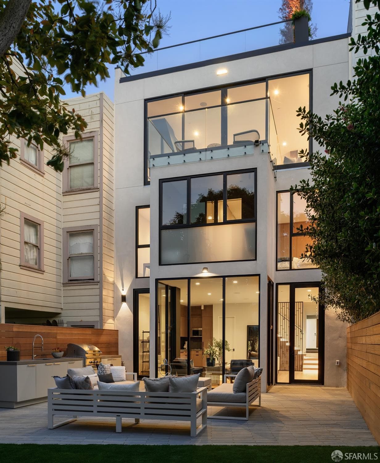 Duboce Triangle new construction rear facade.