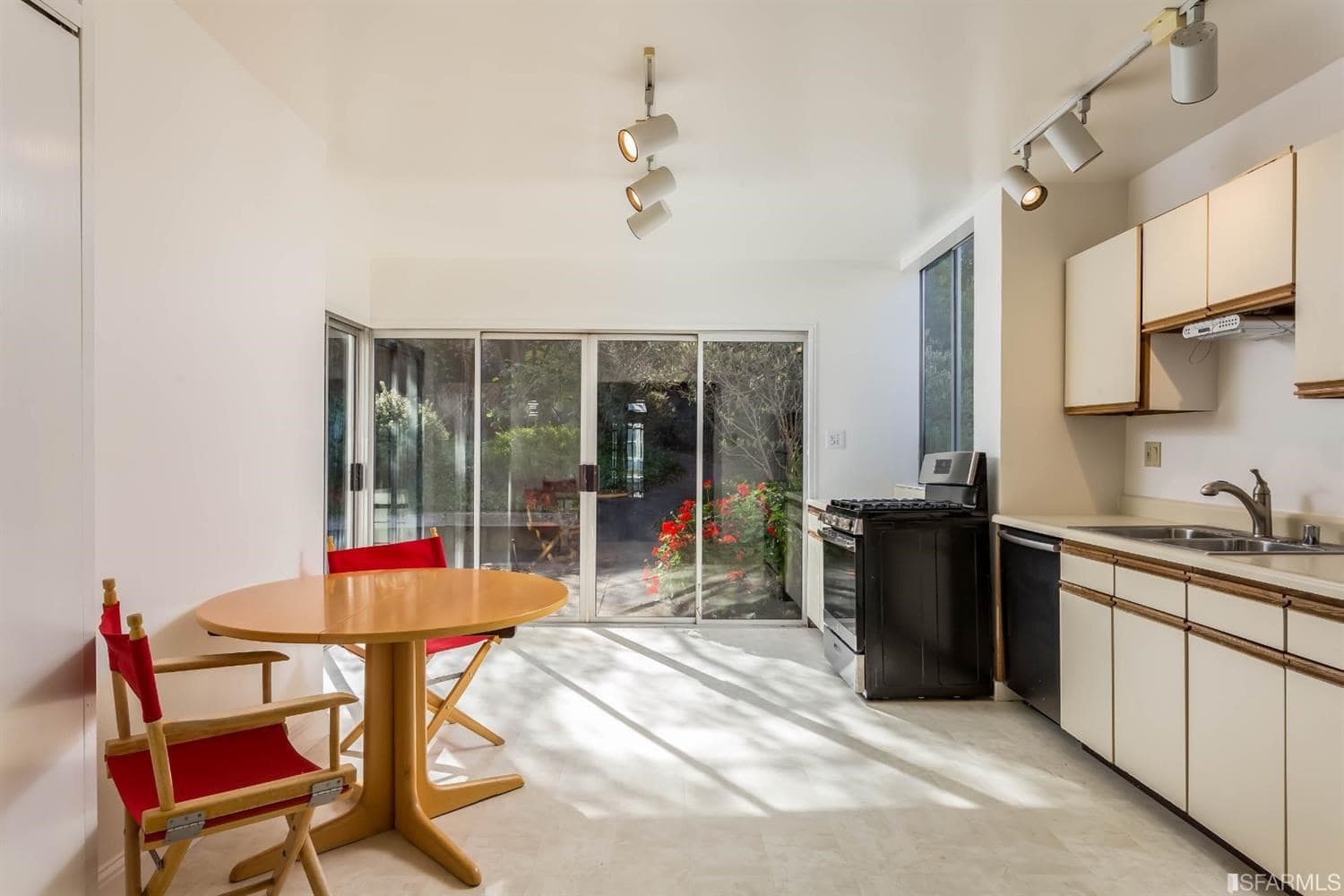 323 Montcalm St, San Francisco