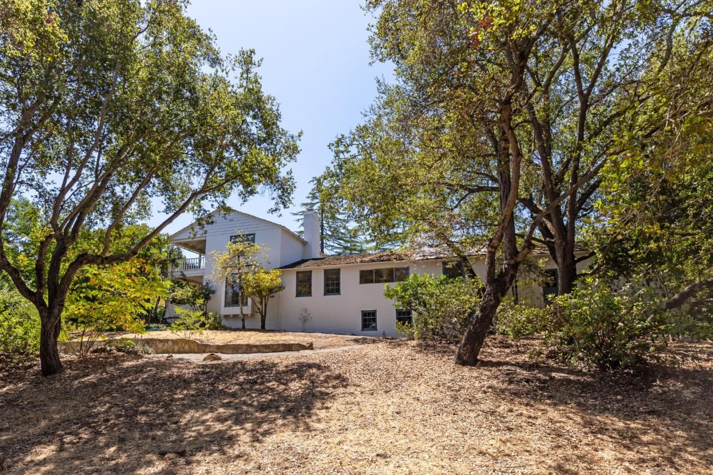 484 Moore Rd, Woodside