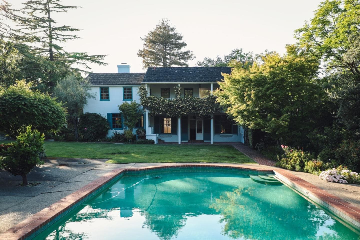 484 Moore Rd, Woodside