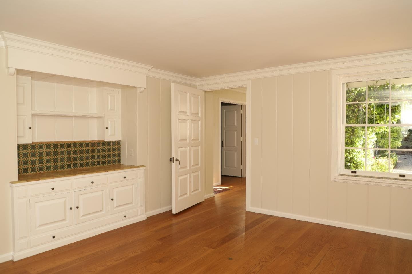 484 Moore Rd, Woodside