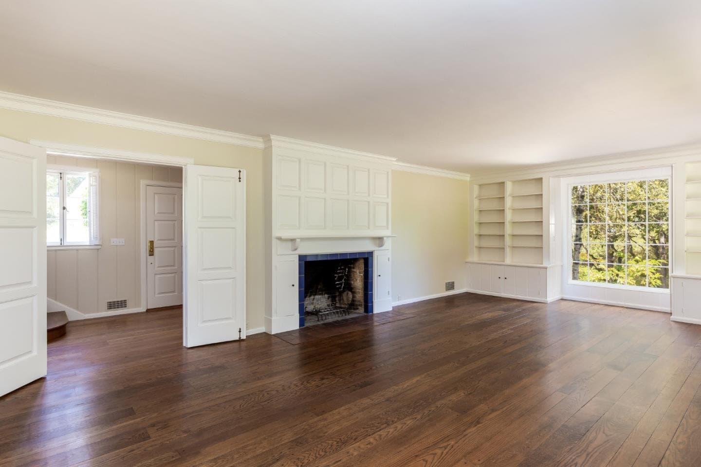 484 Moore Rd, Woodside