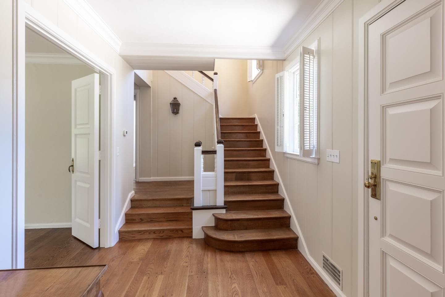 484 Moore Rd, Woodside