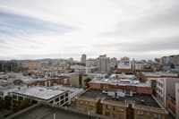 Located in Downtown, by Nob Hill, the views from the rooftop of the Blanc are lovely, as the structure is close to Union Square and numerous boutiques, and can watch the bustling, lively city with splendid ease.