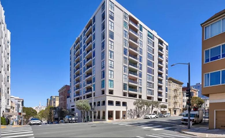 Jackson Tower sits on the corner of Franklin and Jackson Street and stands 12 stories tall. It has a Walk Score of 99.