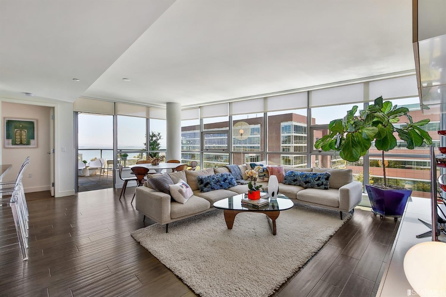 Homes in the Madrone utilize an open concept paired with large windows to maximize a refreshing natural lighting. 