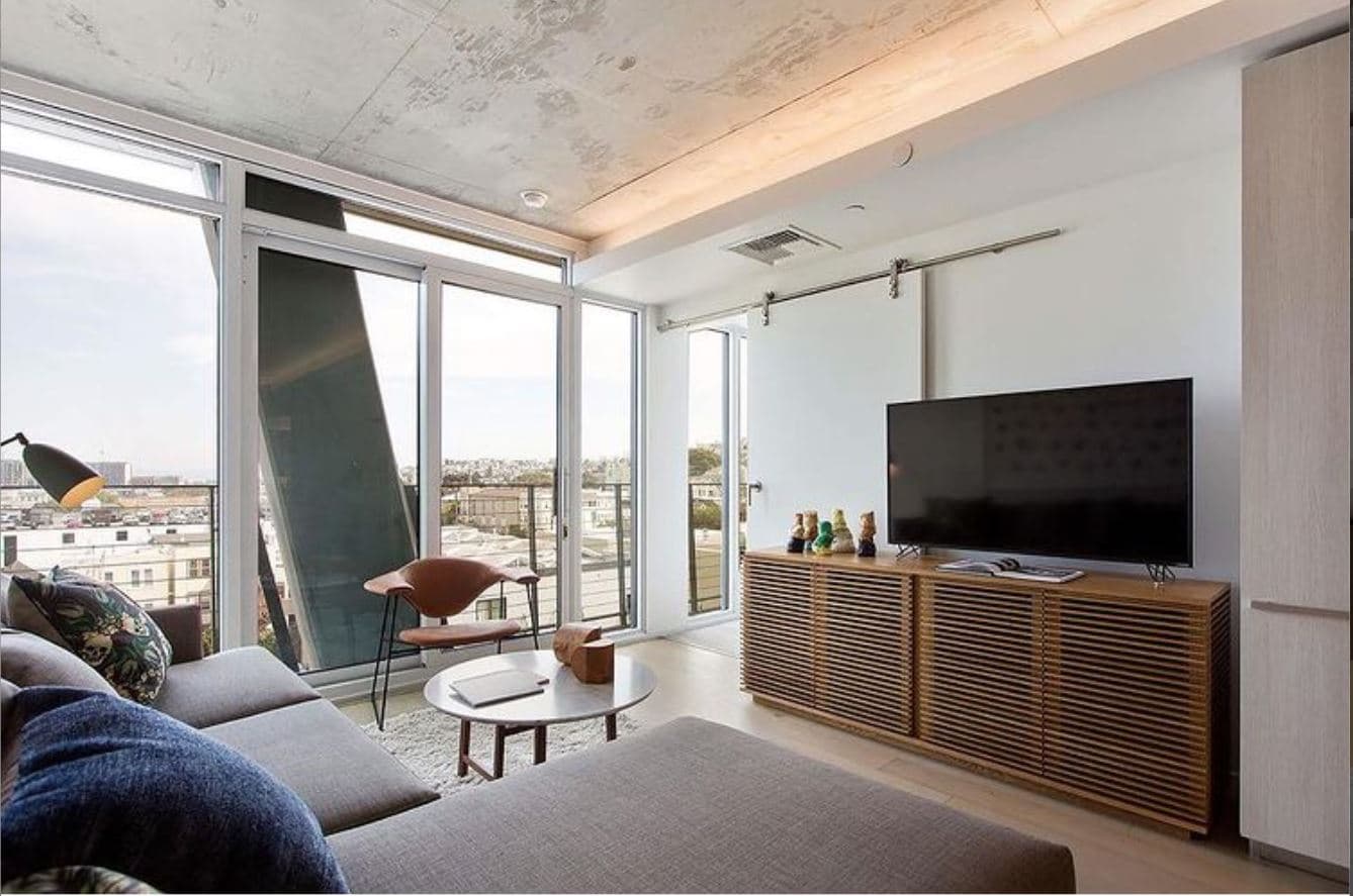 The Rowan boasts a capacious, breathable, modern atmosphere that is sure to be appreciated by anyone who elects to make the building their home. Photo courtesy of the Rowan official Instagram (@Rowan_sf).