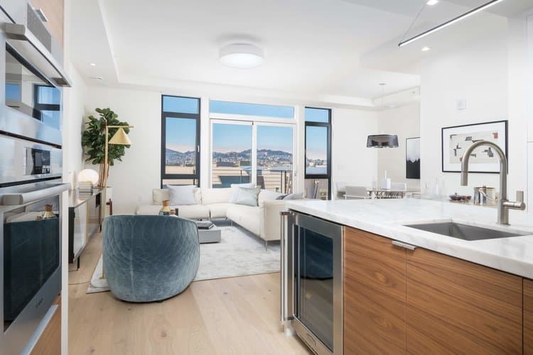 Open concept kitchens and living rooms allow for the units in Sol Lux Alpha to feel breathable and refreshing. 