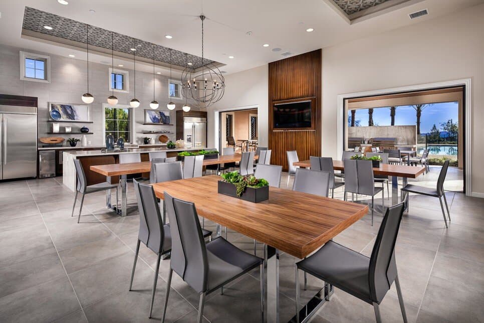 The Canyons at Porter Ranch - Peak Collection