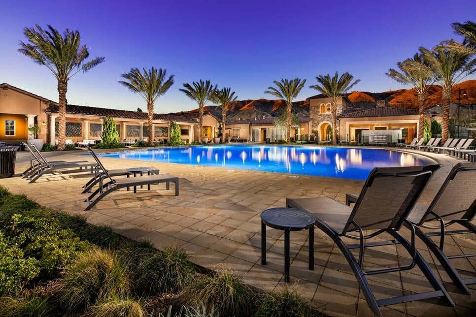 The Canyons at Porter Ranch - Peak Collection