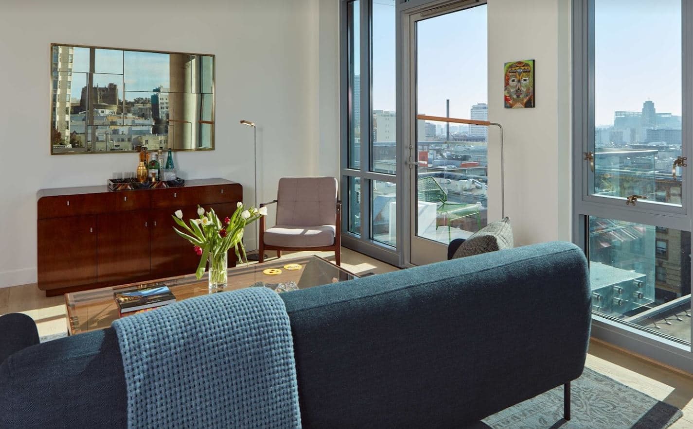 Large windows and natural lighting work together to create a breathable living space in many homes in the Austin. 