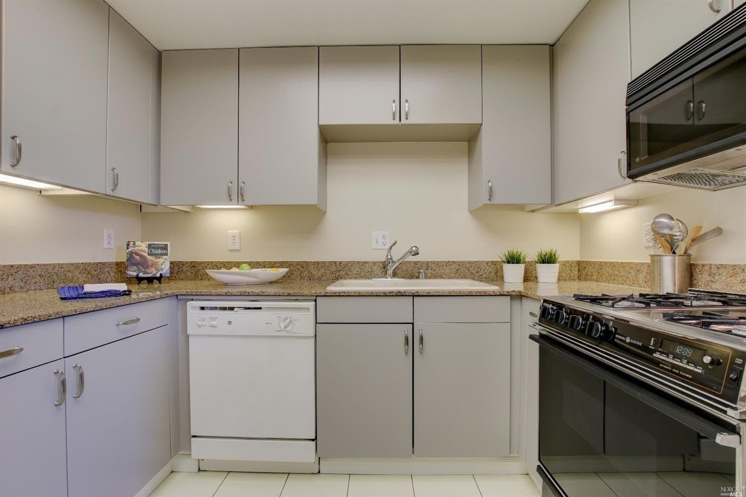 300 Deer Valley Rd #1B, San Rafael - Photo 9