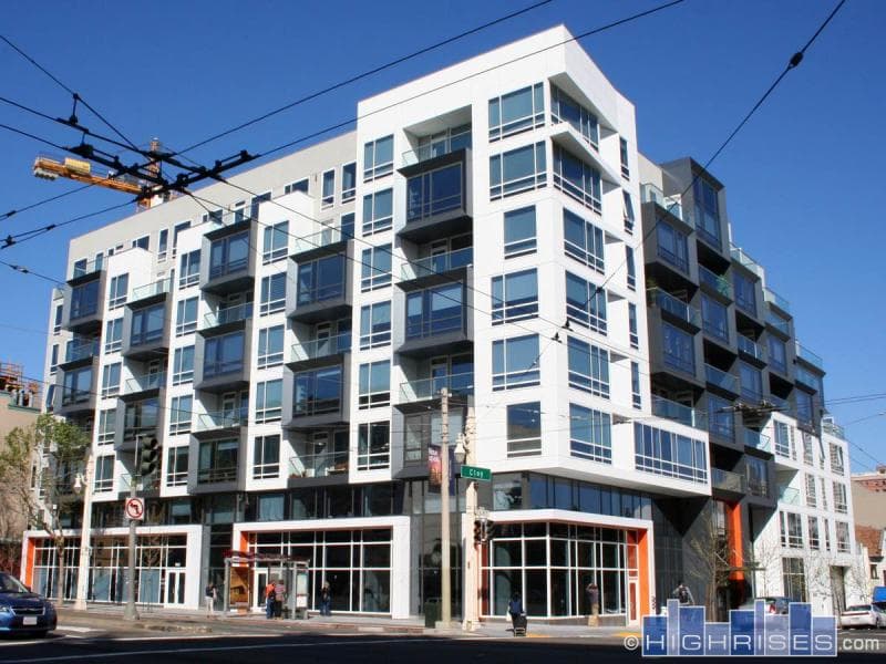 8 stories tall and with 98 residences, the Marlow is in an ideal location for anyone who wishes to live an active, outgoing lifestyle. 