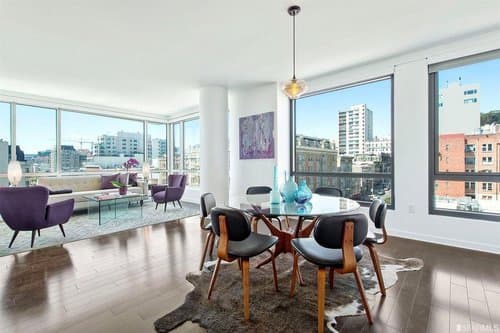 Surrounded by many shopping, eating, and entertainment options, the Marlow is a lively, enjoyable place of living. 