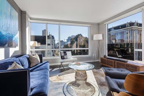 With spacious design and large windows, the residences in the Marlow feel expansive and comfortable, leaving room for friends and family to gather