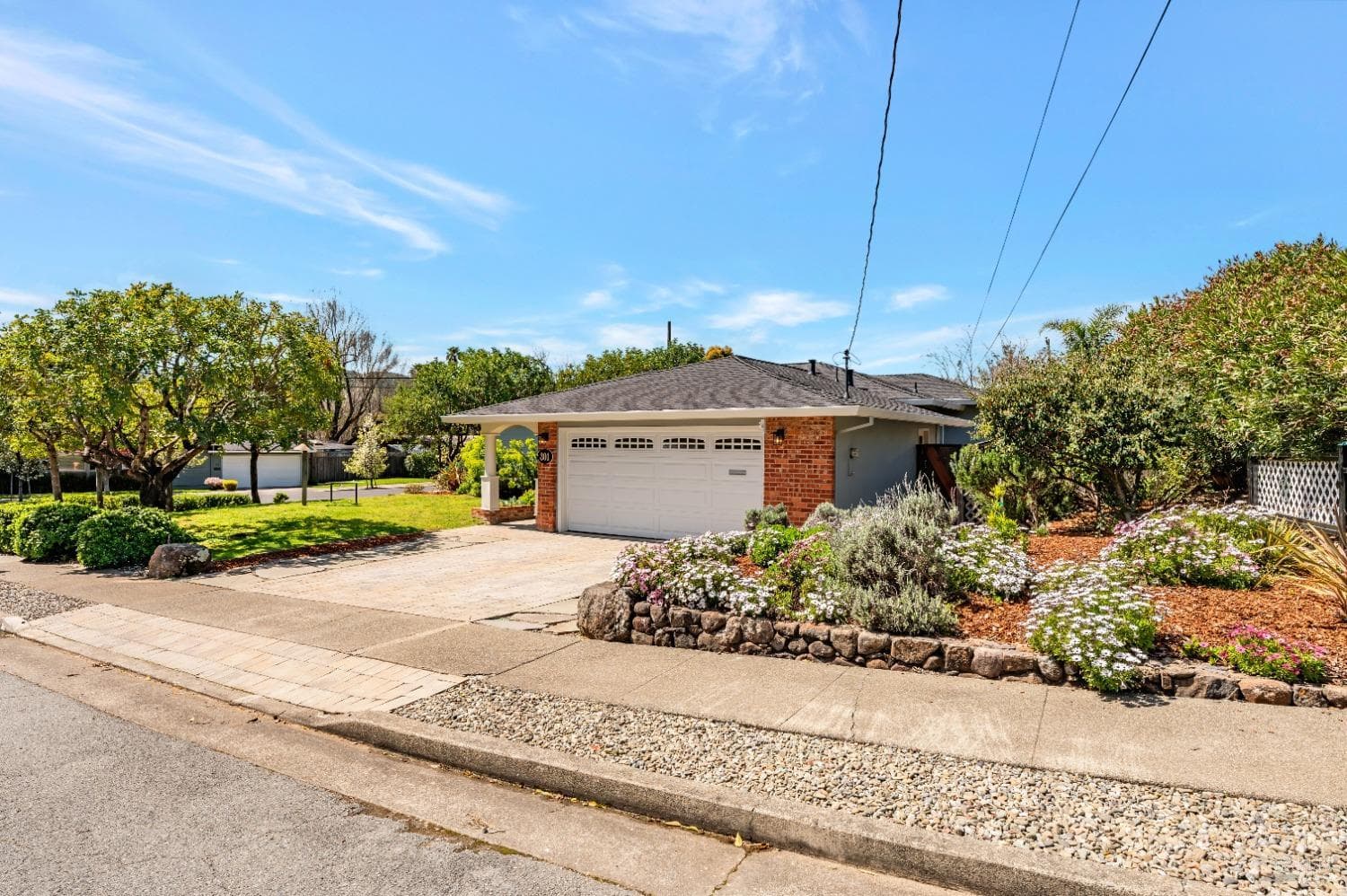 301 Orange Blossom Ln, San Rafael - Photo 2