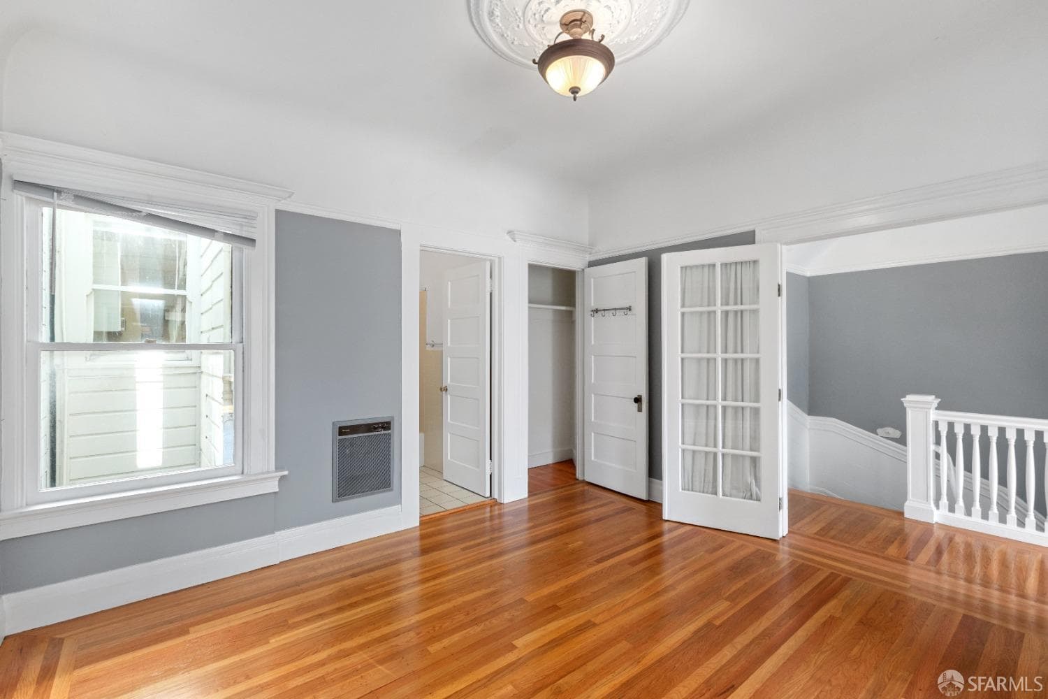 376 Frederick St - Photo 2