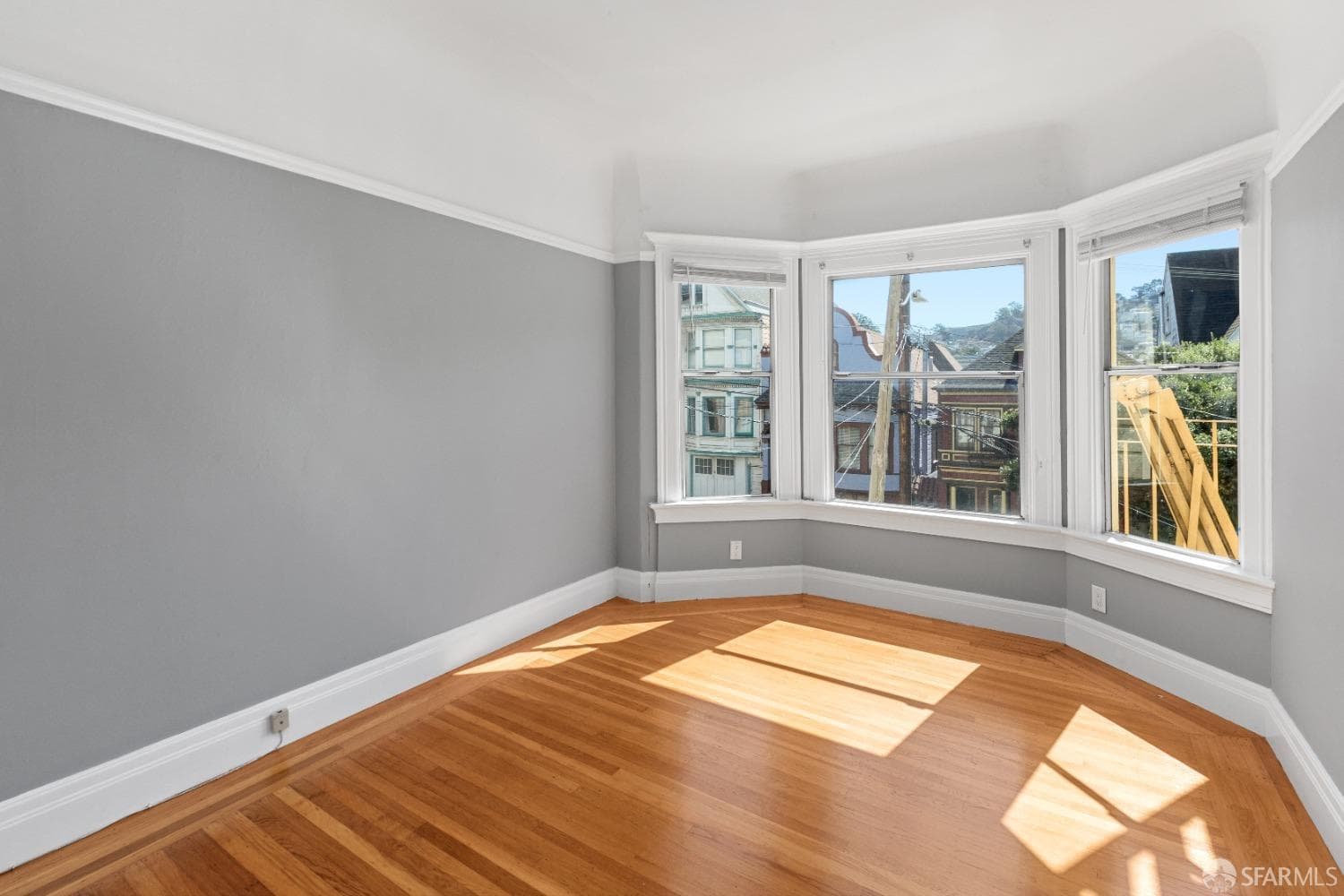 376 Frederick St - Photo 3