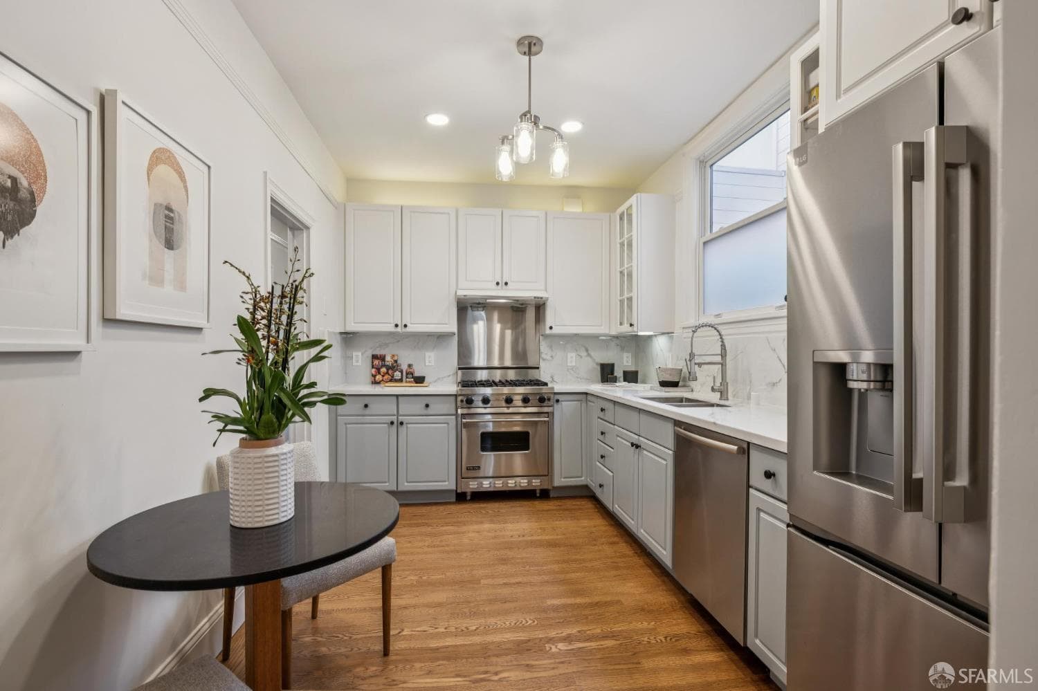 1572 Green St - Photo 12