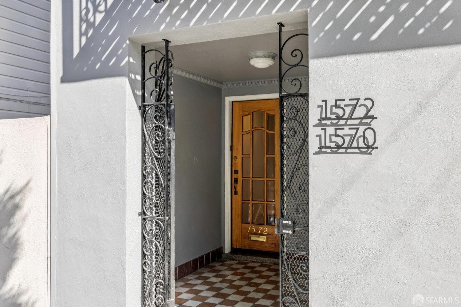 1572 Green St - Photo 22