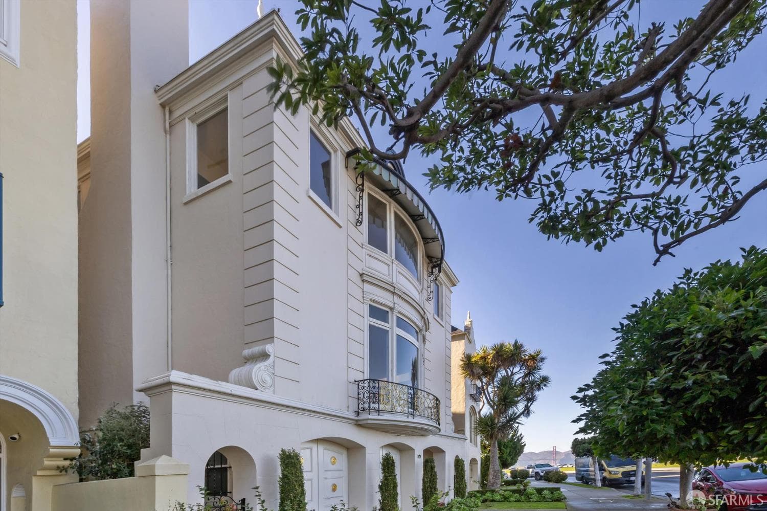 225 Marina Blvd - Photo 1