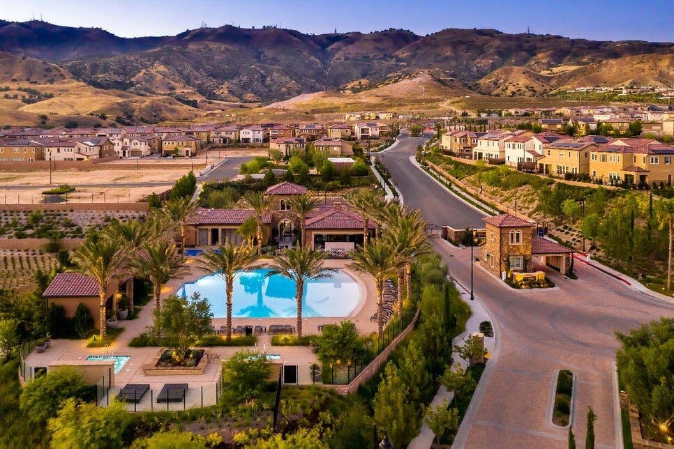 The Canyons at Porter Ranch - Peak Collection
