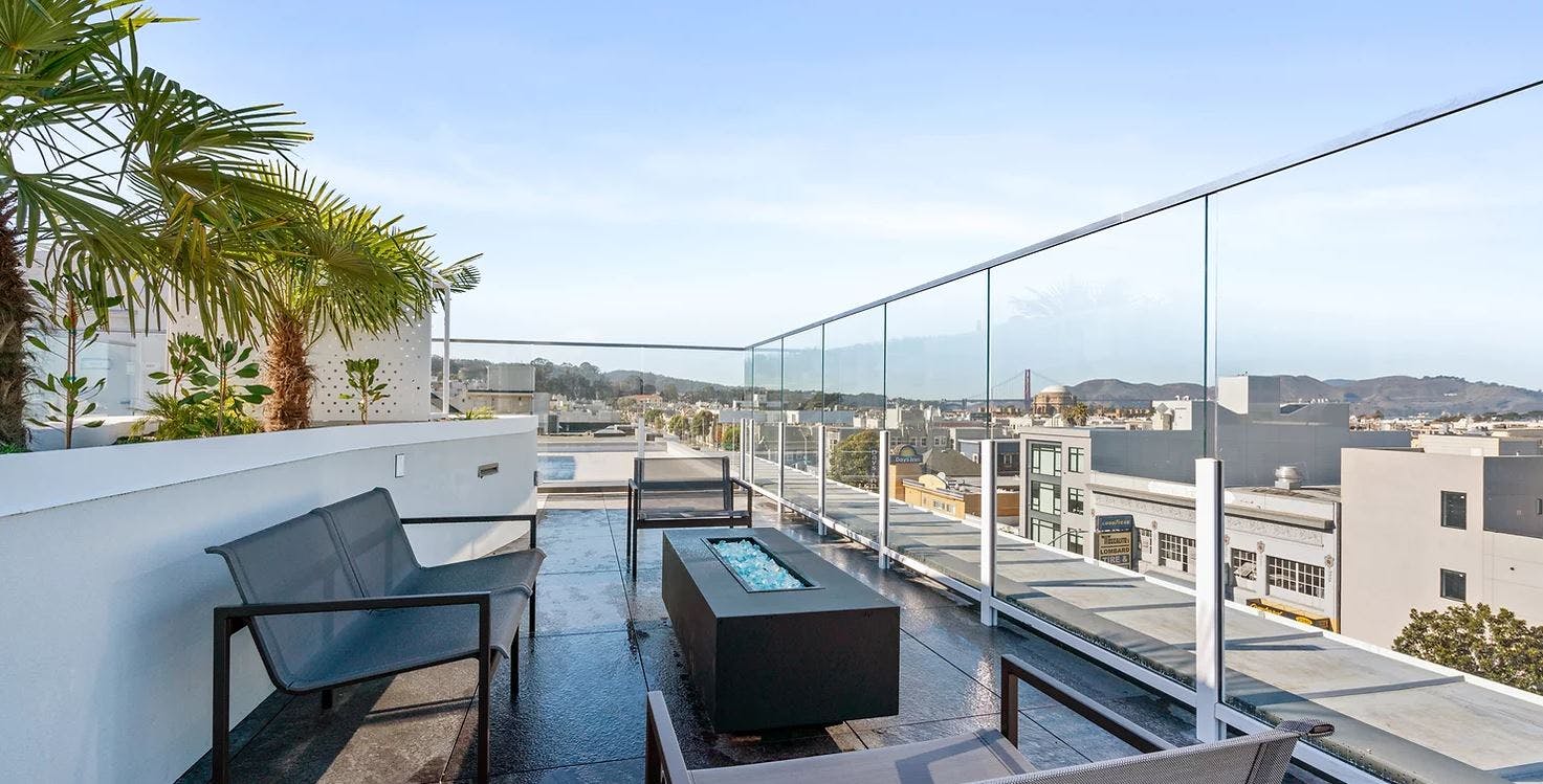 With firepits, lounge seating, and barbecues readily available to residents, the roof terrace at the Murano is a fantastic spot for entertainment or winding down after a long day.