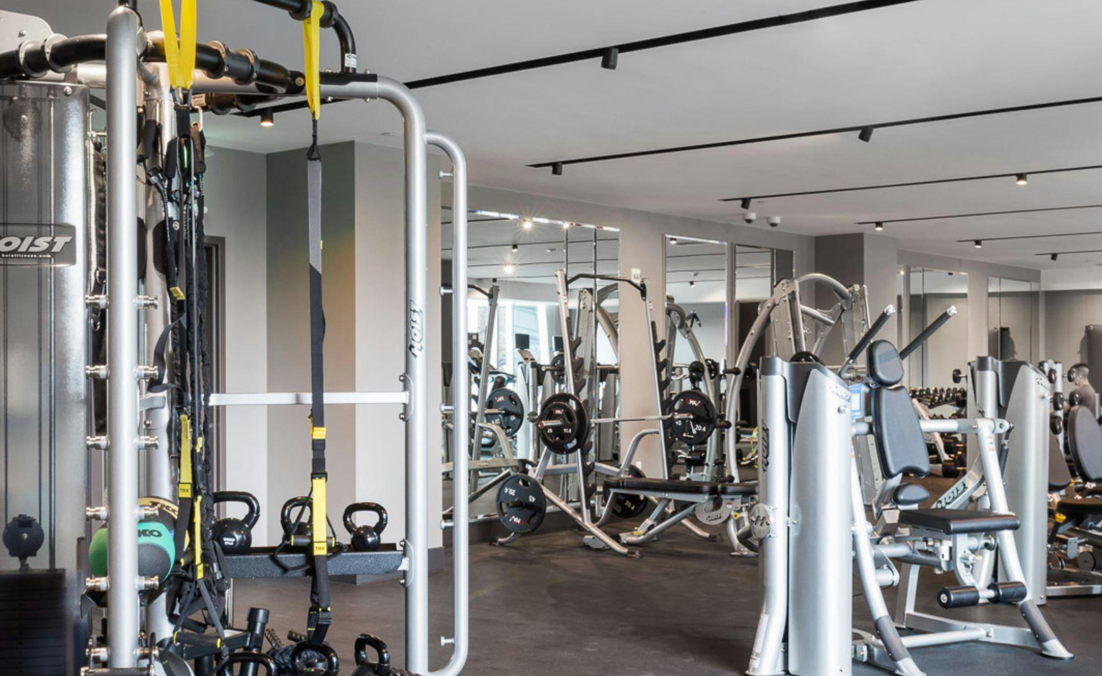 One Mission Bay offers a full fitness center, designed to meet the fitness needs of its residents efficiently and thoroughly. 